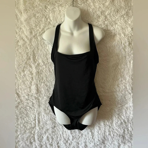 Sexy Black Criss Cross Strappy Open Back Swimsuit - Picture 4 of 7